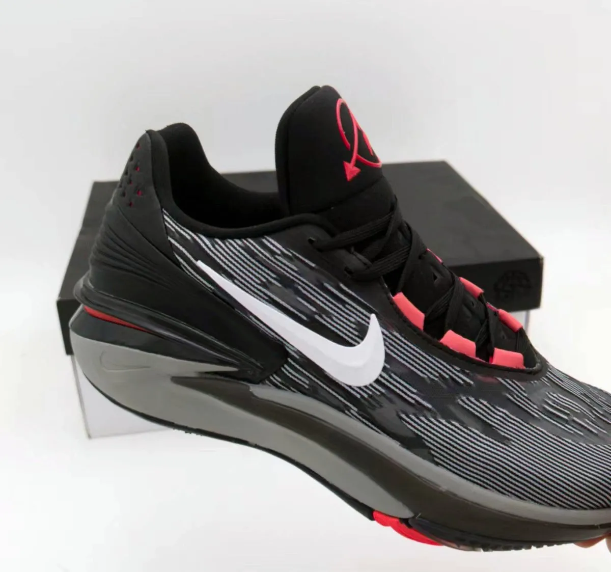 NIKE ZOOM G.T. CUT 2 x BLACK BRIGHT CRIMSON