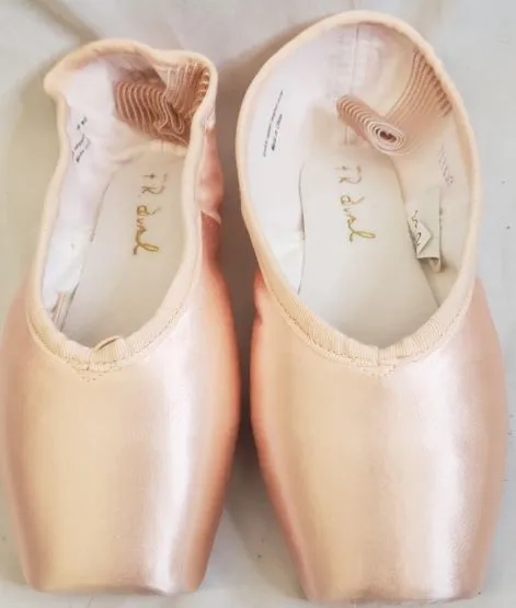 Phenix -- F.R. Duval Pointe Shoe -- German Satin